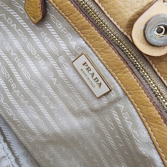 Prada Leather Shoulder bag - Picture 8 of 9